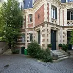 Guibert Halldis Apartment