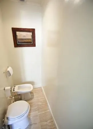 Guibert Halldis Apartment Villa